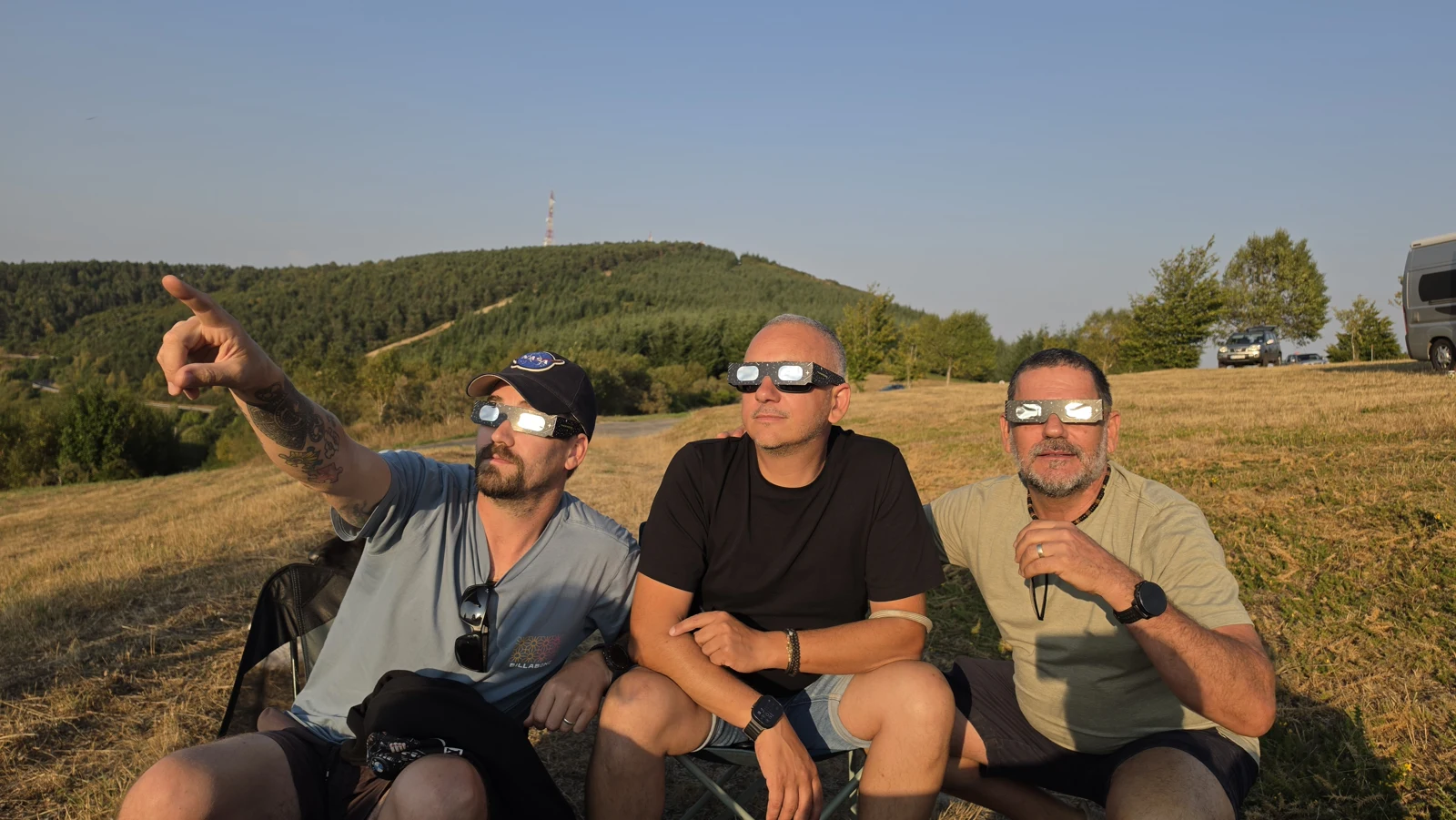 The three Changos watching the sky